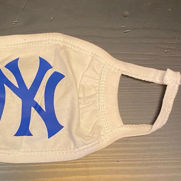 🟣NY Yankees Face Mask🟣💲4.99 Shipping PROMO!! - Picture 3 of 6